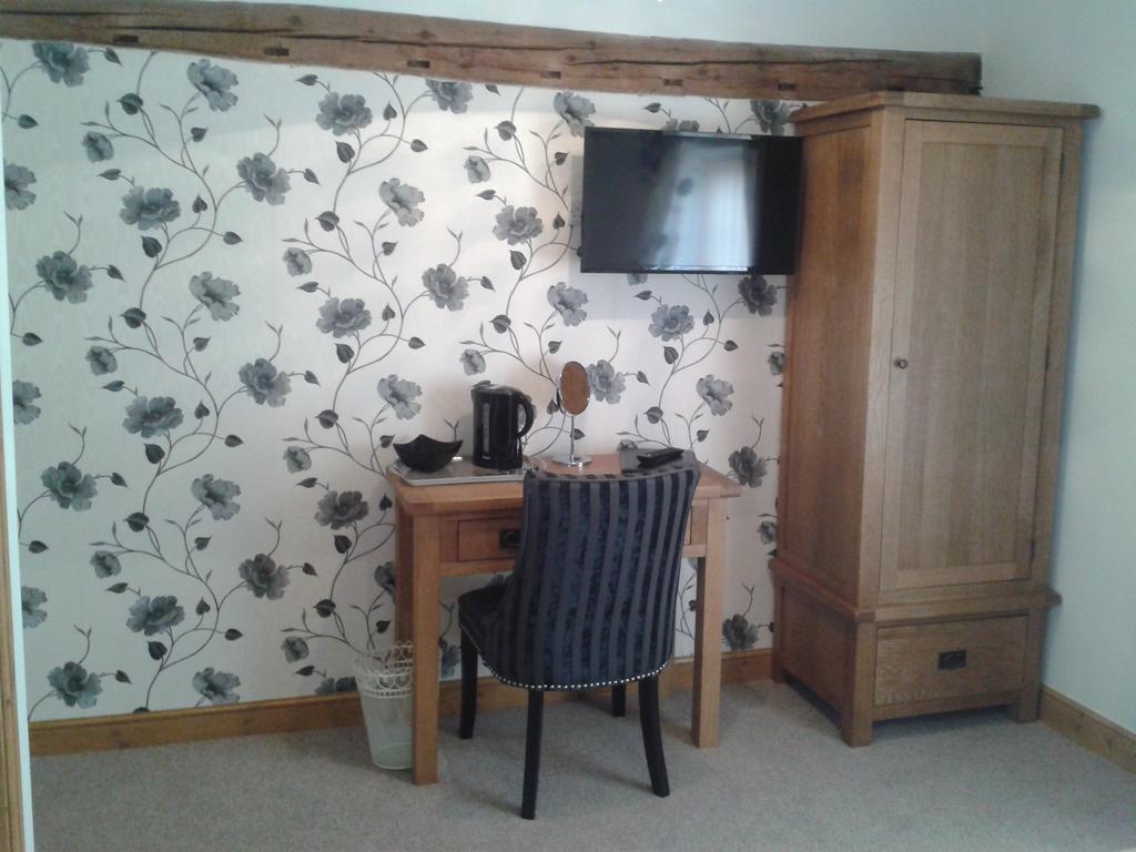 The Bear Rhayader Quarto foto